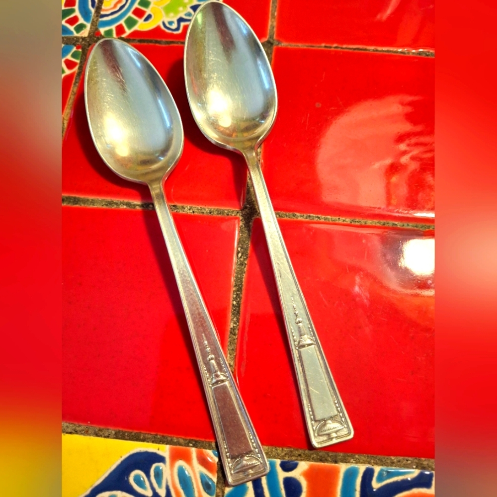 Wallace Silverplate "Buckingham" 1924 2 Teaspoons Art Deco Vintg Excellent 6"